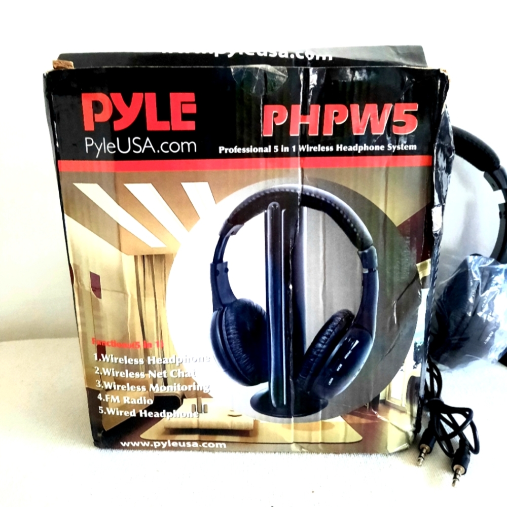 Pyle PHPW5 Professional 5 and 1 Wireless Headphone System Net Chat FM Radio